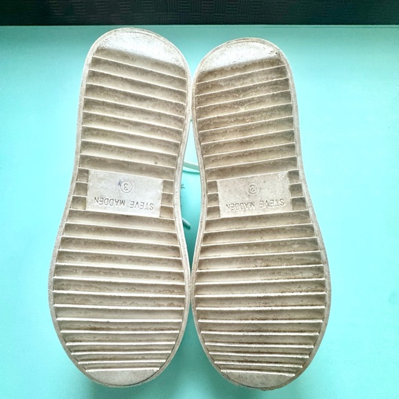 Steve Madden Girls Sneakers Size 3 – White Knit with Rainbow Stitching - Picture 6 of 12